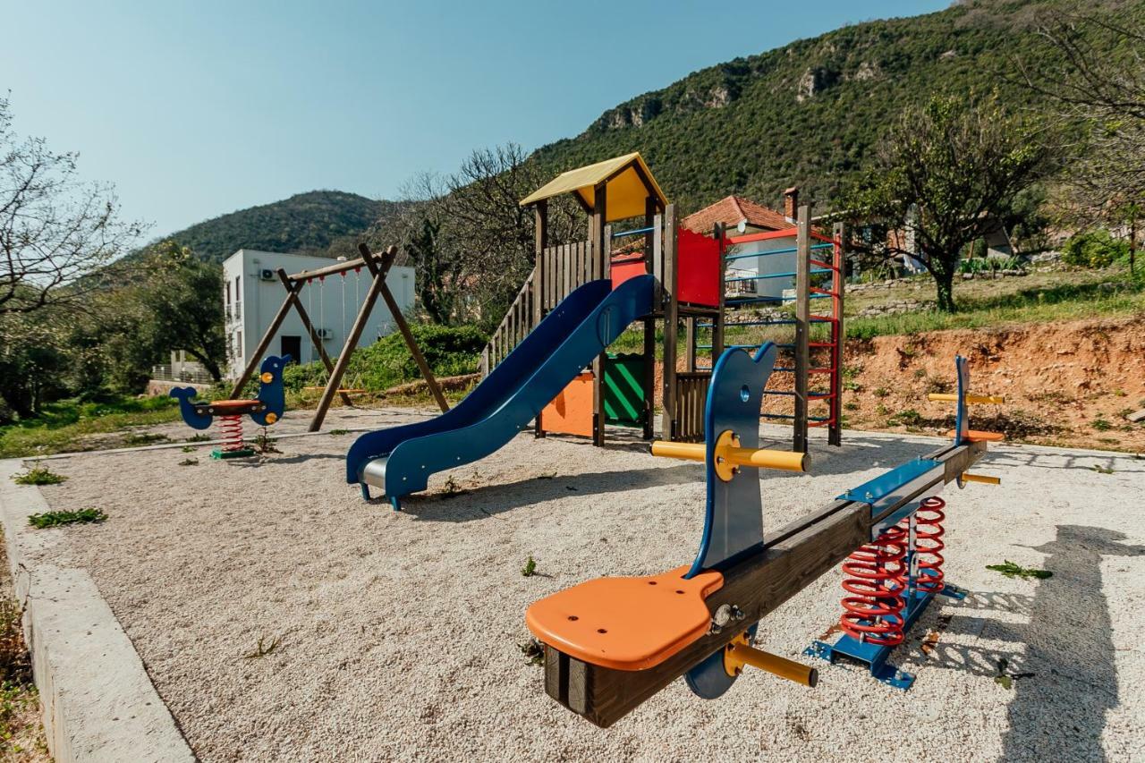 Acacia Hill A3 Daire Ðenovići Dış mekan fotoğraf