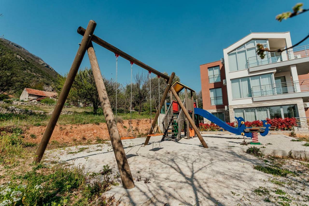 Acacia Hill A3 Daire Ðenovići Dış mekan fotoğraf