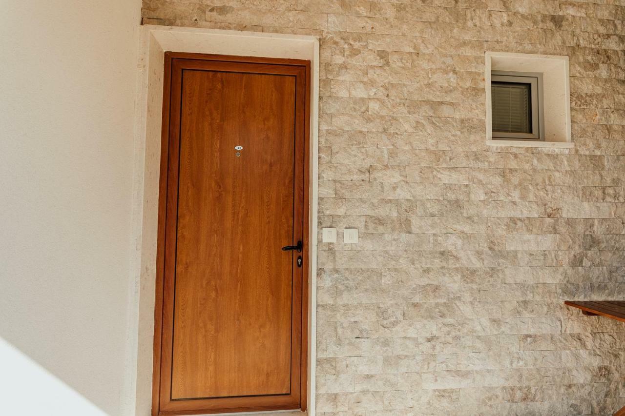 Acacia Hill A3 Daire Ðenovići Dış mekan fotoğraf